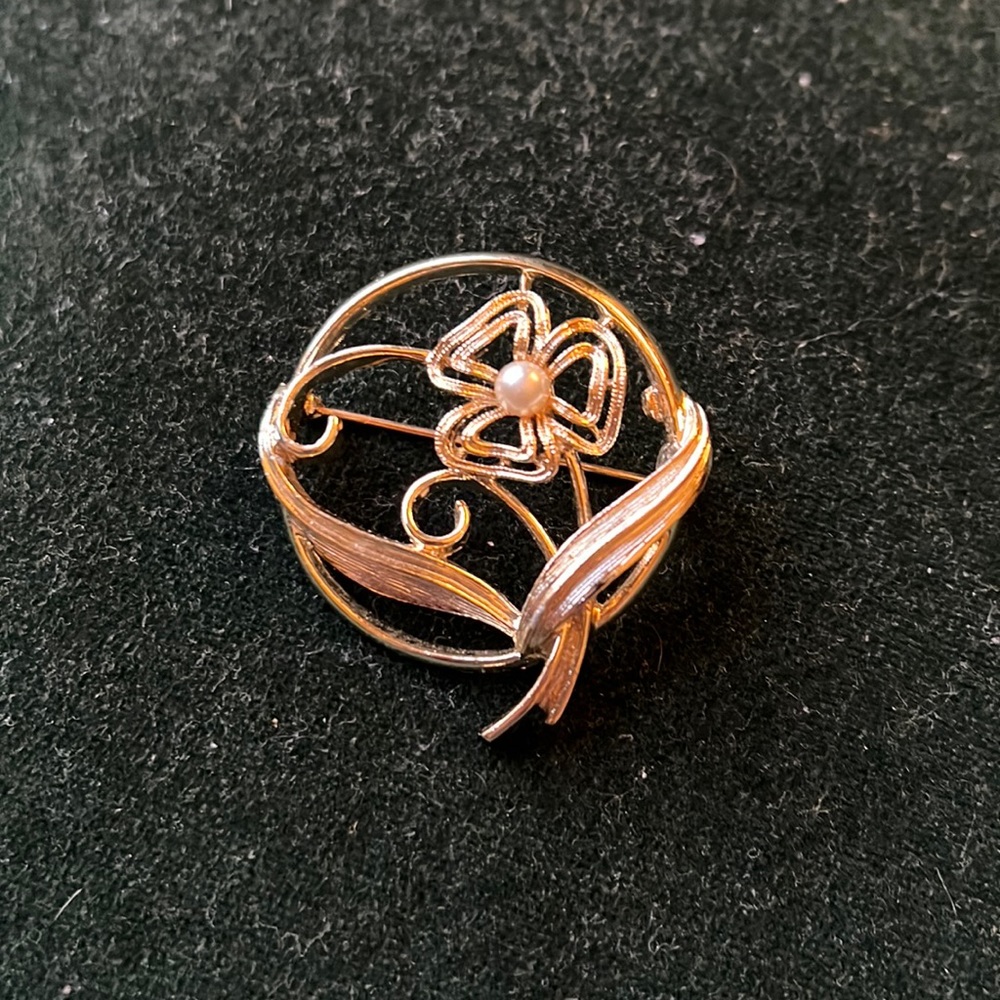 Vintage Sarah Coventry signed pin